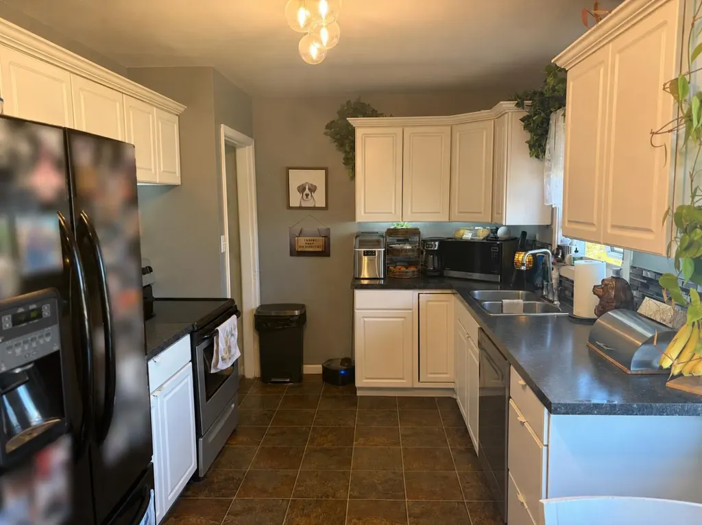 422 3rd Avenue Stirling AB T0K2E0