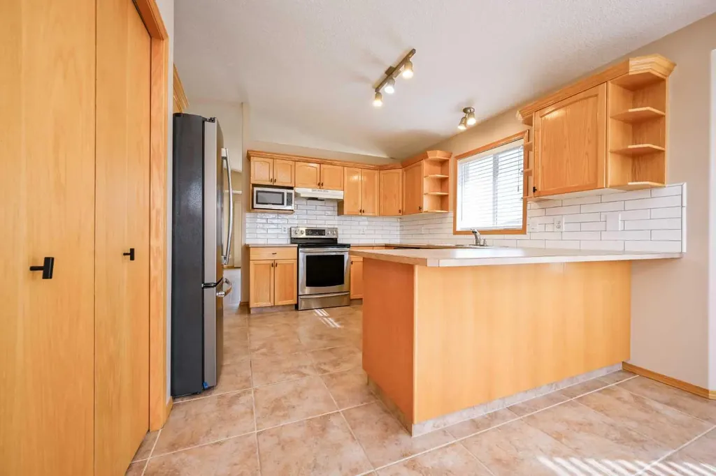174 Crystal Heights Lane Grande Prairie AB T8X 1R7