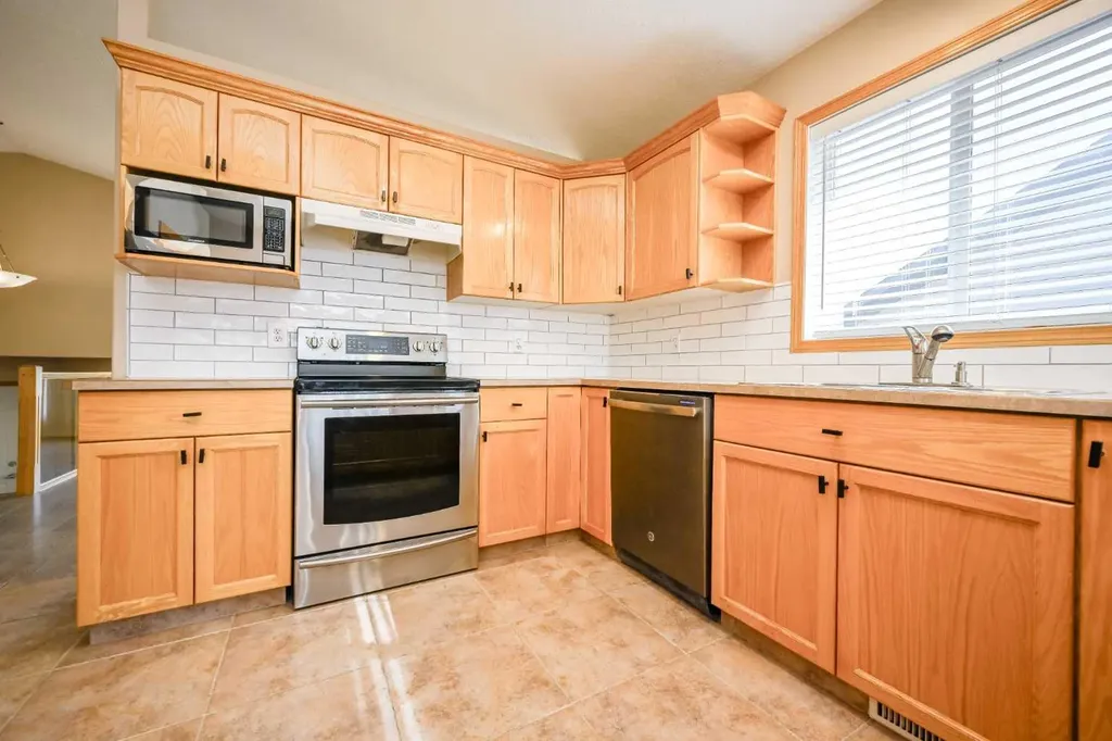 174 Crystal Heights Lane Grande Prairie AB T8X 1R7