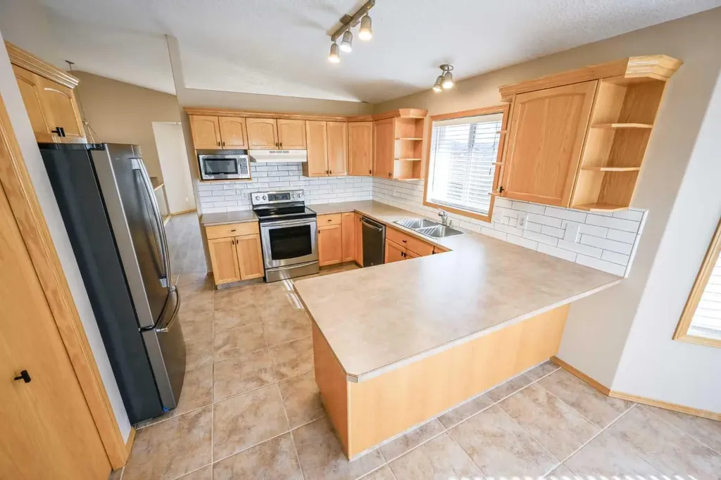 174 Crystal Heights Lane Grande Prairie AB T8X 1R7