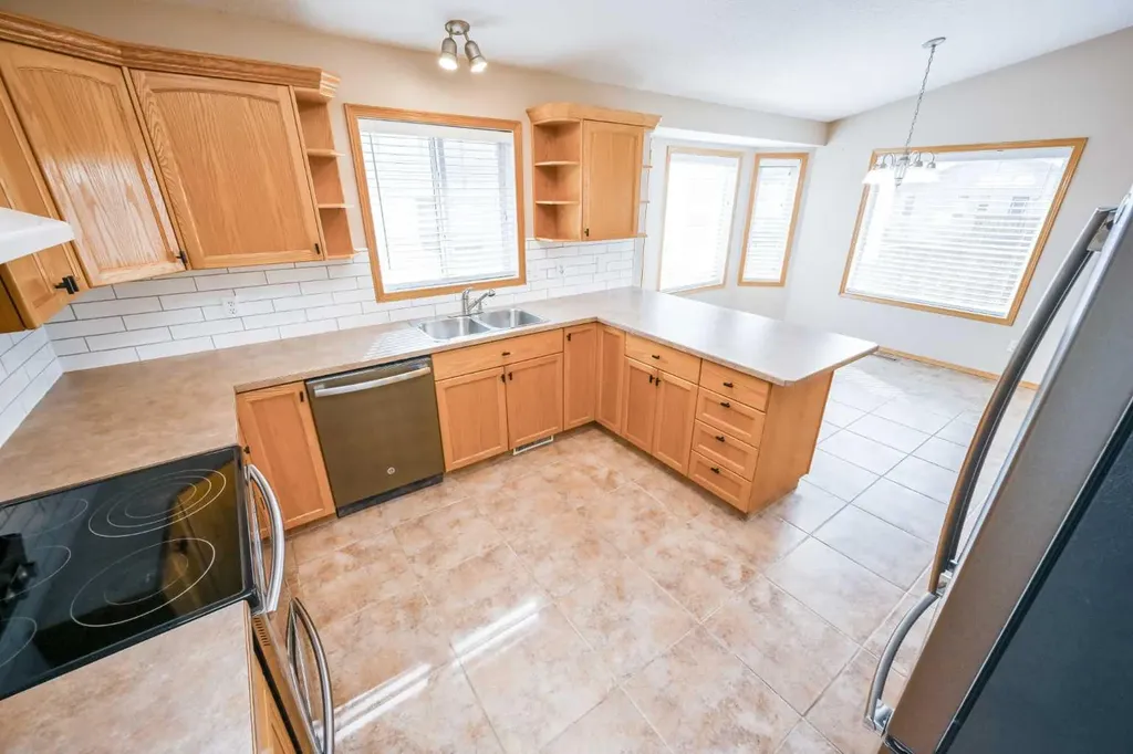 174 Crystal Heights Lane Grande Prairie AB T8X 1R7