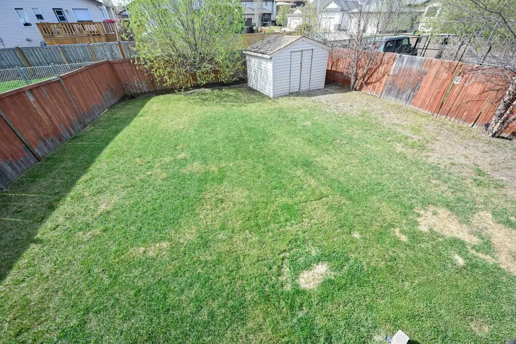 174 Crystal Heights Lane Grande Prairie AB T8X 1R7