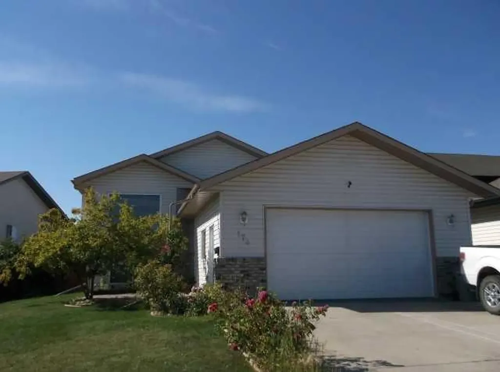 174 Crystal Heights Lane Grande Prairie AB T8X 1R7