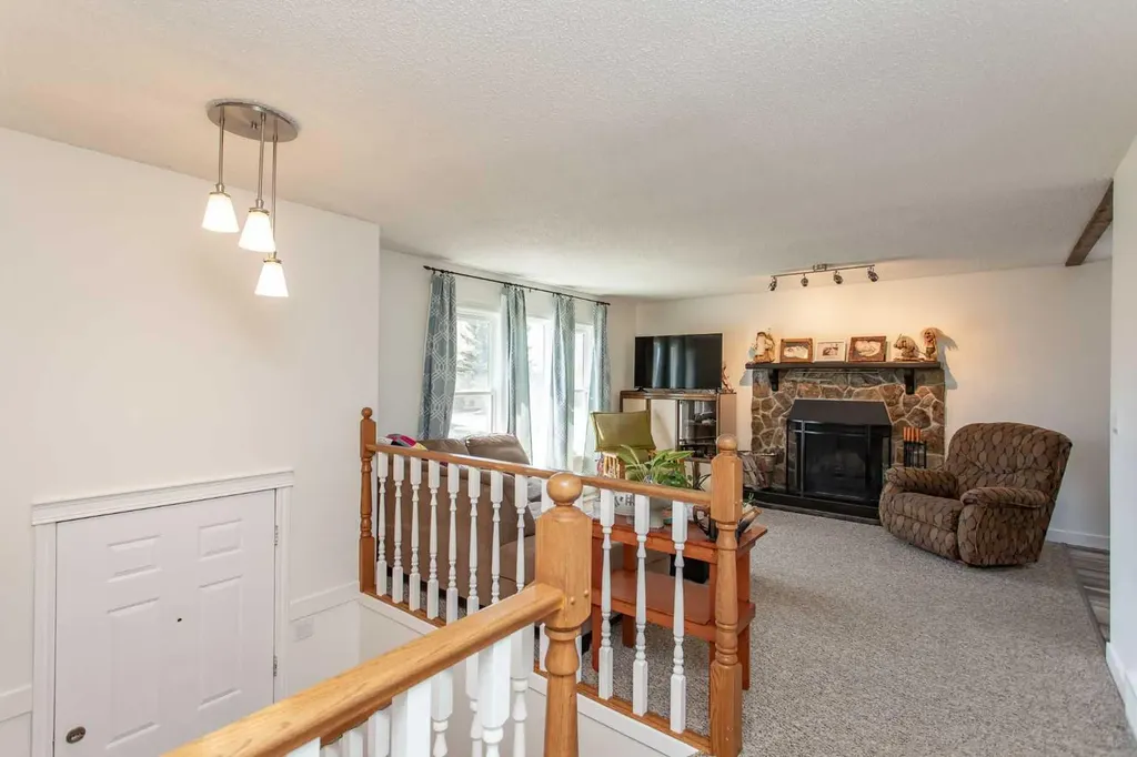 114 Dawson Street Red Deer AB T4R1Y9