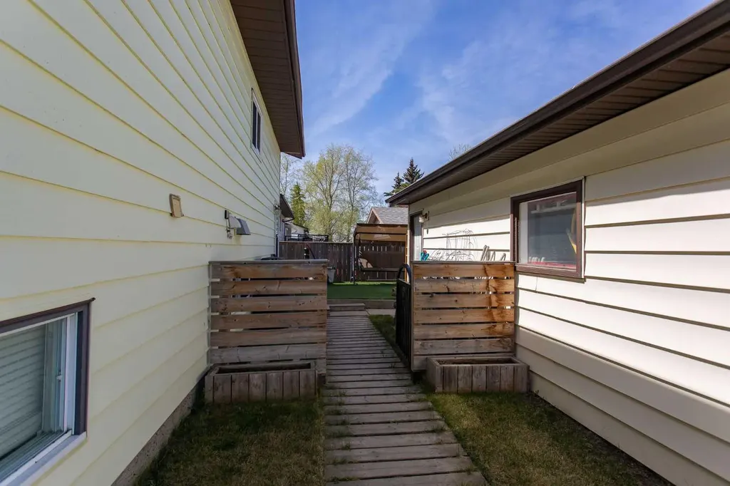 114 Dawson Street Red Deer AB T4R1Y9