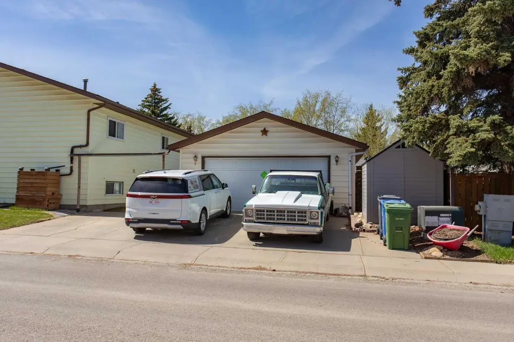 114 Dawson Street Red Deer AB T4R1Y9