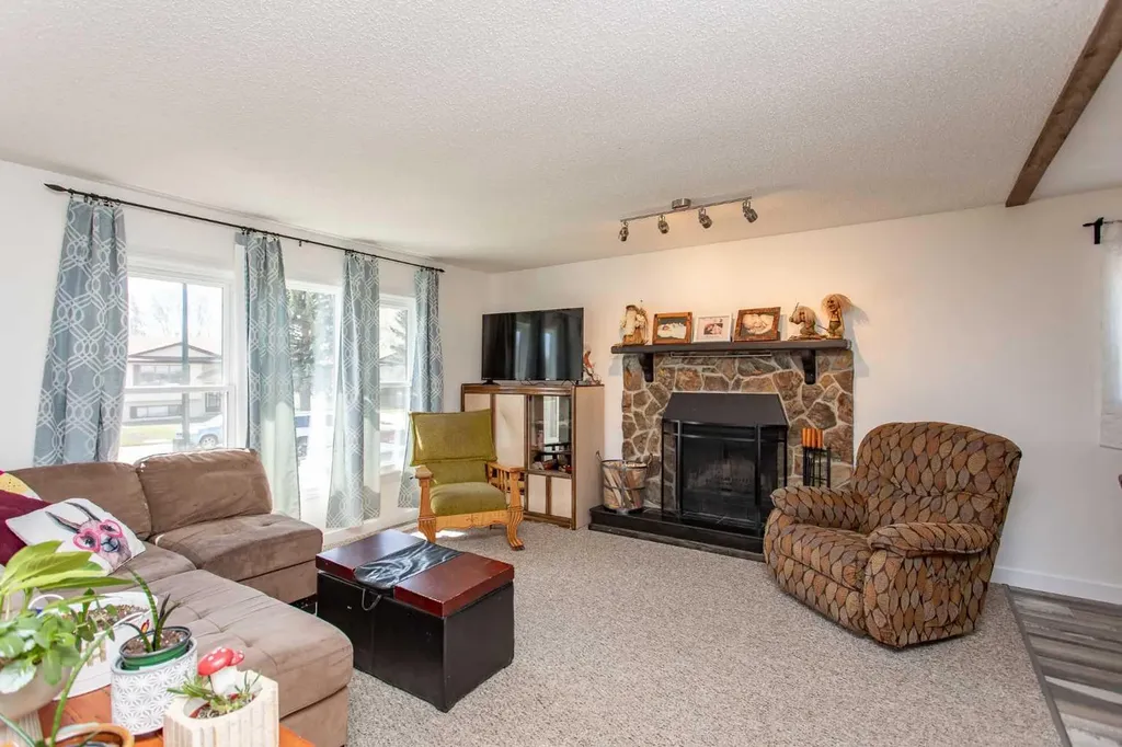 114 Dawson Street Red Deer AB T4R1Y9