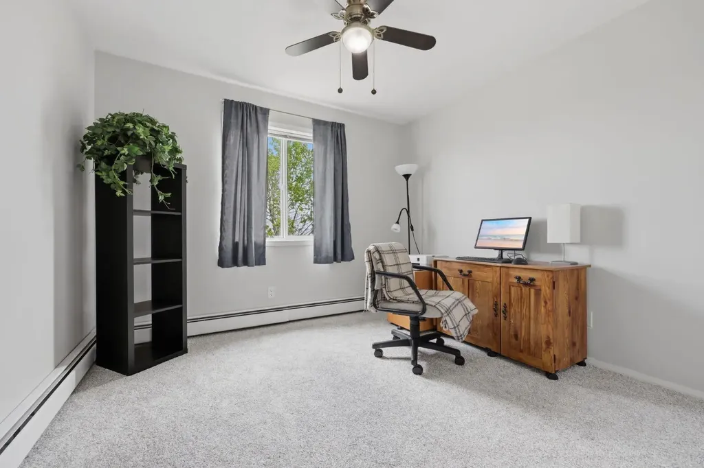 20 Harvest Rose Park NE Calgary AB T3K 4Z1