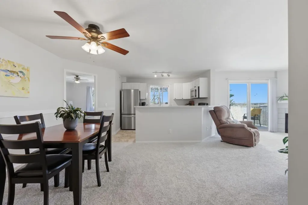 20 Harvest Rose Park NE Calgary AB T3K 4Z1
