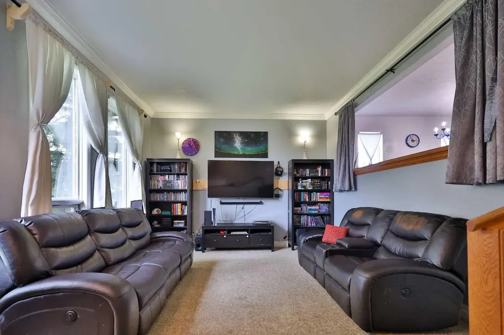 124 N 2 Street E Magrath AB T0K 1J0