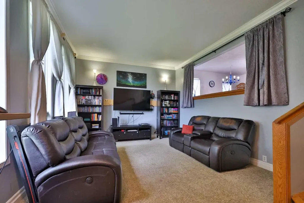 124 N 2 Street E Magrath AB T0K 1J0