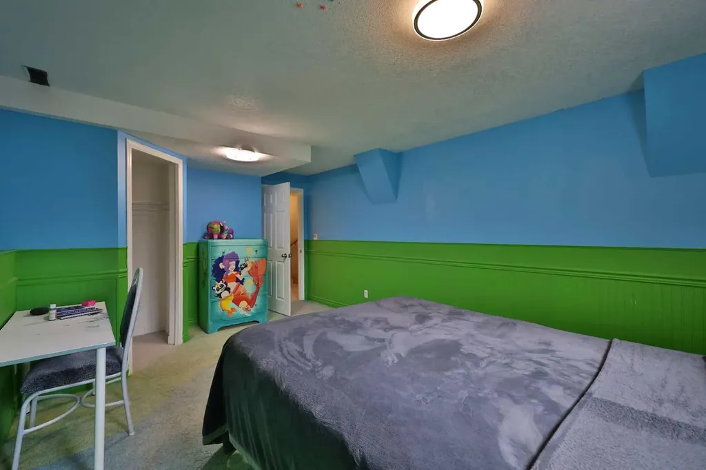124 N 2 Street E Magrath AB T0K 1J0