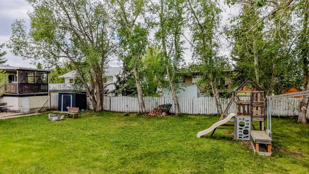124 N 2 Street E Magrath AB T0K 1J0