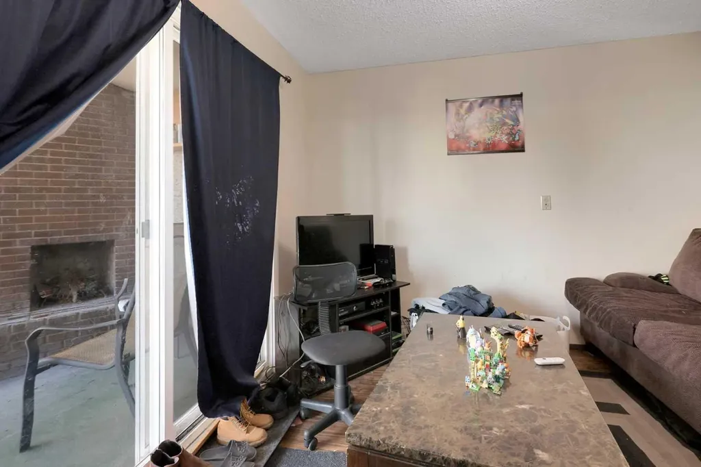 5009 & 5011 Shull Street Blackfalds AB T0M 0J0