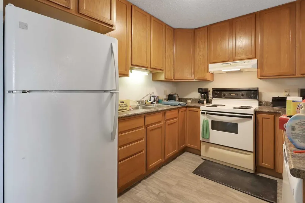 5009 & 5011 Shull Street Blackfalds AB T0M 0J0