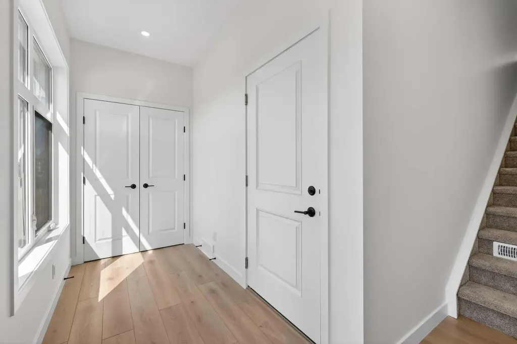 619 Mahogany Road SE Calgary AB T3M 2Z5