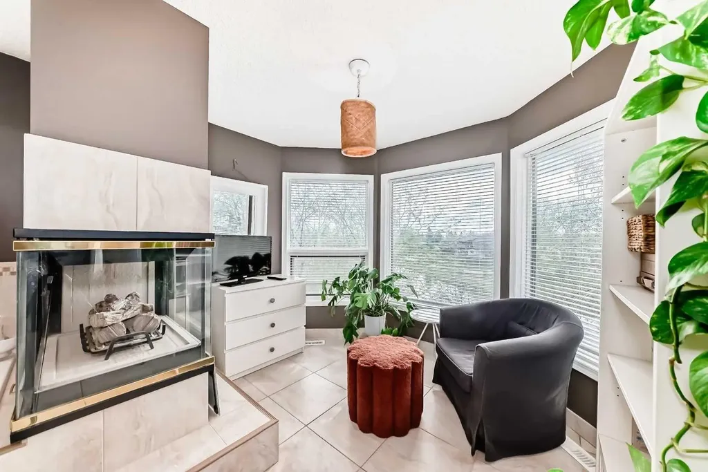 292 Waterstone Crescent SE Airdrie AB T4B 2G1