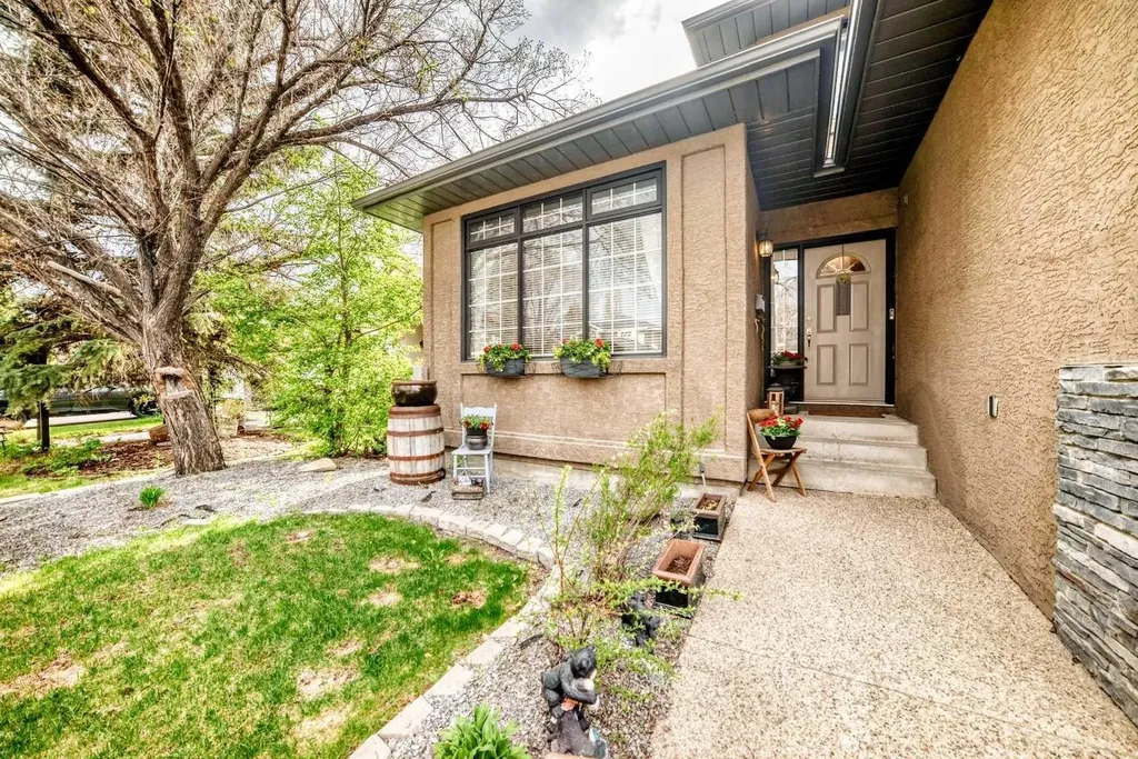 292 Waterstone Crescent SE Airdrie AB T4B 2G1