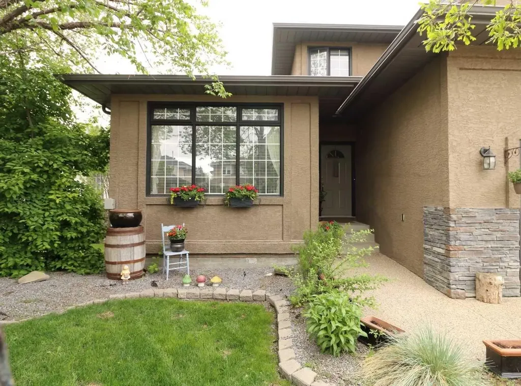 292 Waterstone Crescent SE Airdrie AB T4B 2G1
