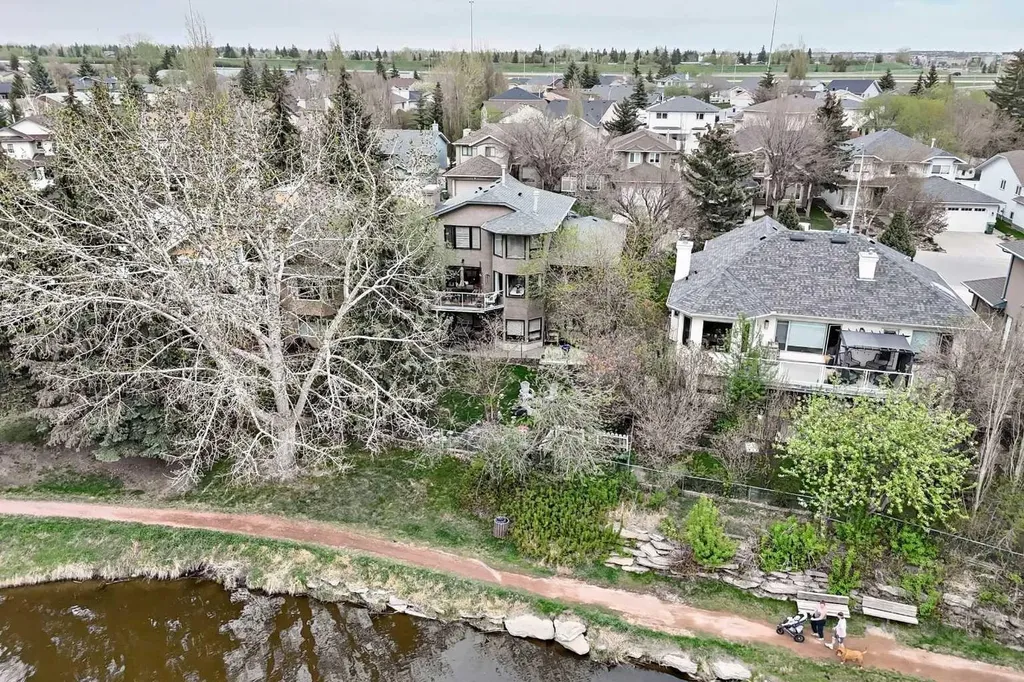 292 Waterstone Crescent SE Airdrie AB T4B 2G1