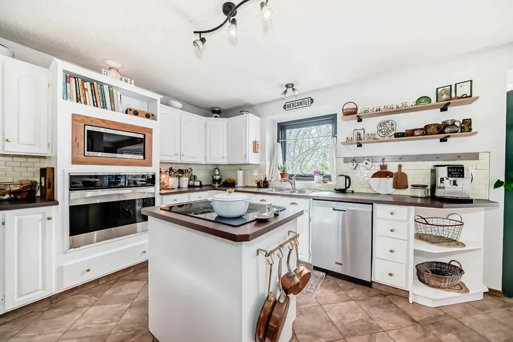292 Waterstone Crescent SE Airdrie AB T4B 2G1