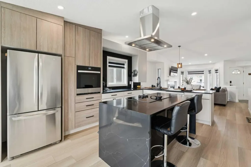 194 Martinglen Way NE Calgary AB T3J 3L1