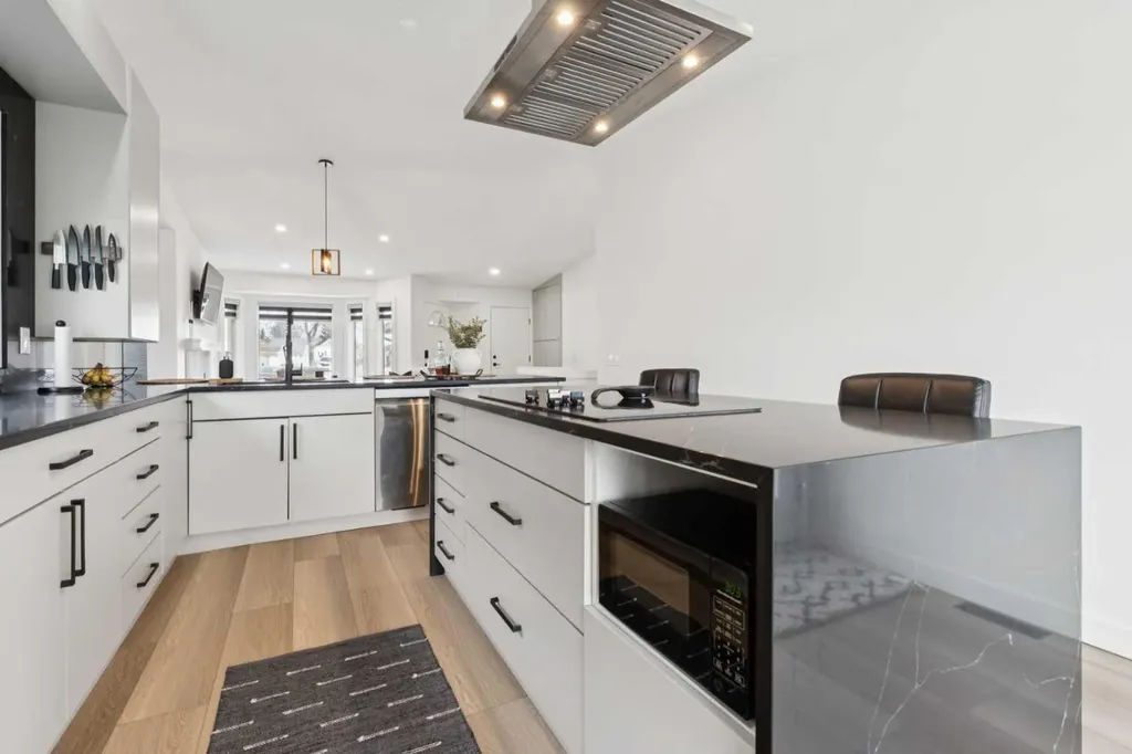 194 Martinglen Way NE Calgary AB T3J 3L1