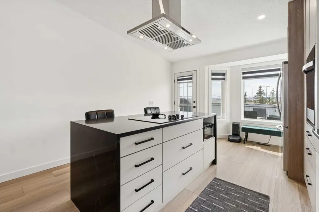 194 Martinglen Way NE Calgary AB T3J 3L1