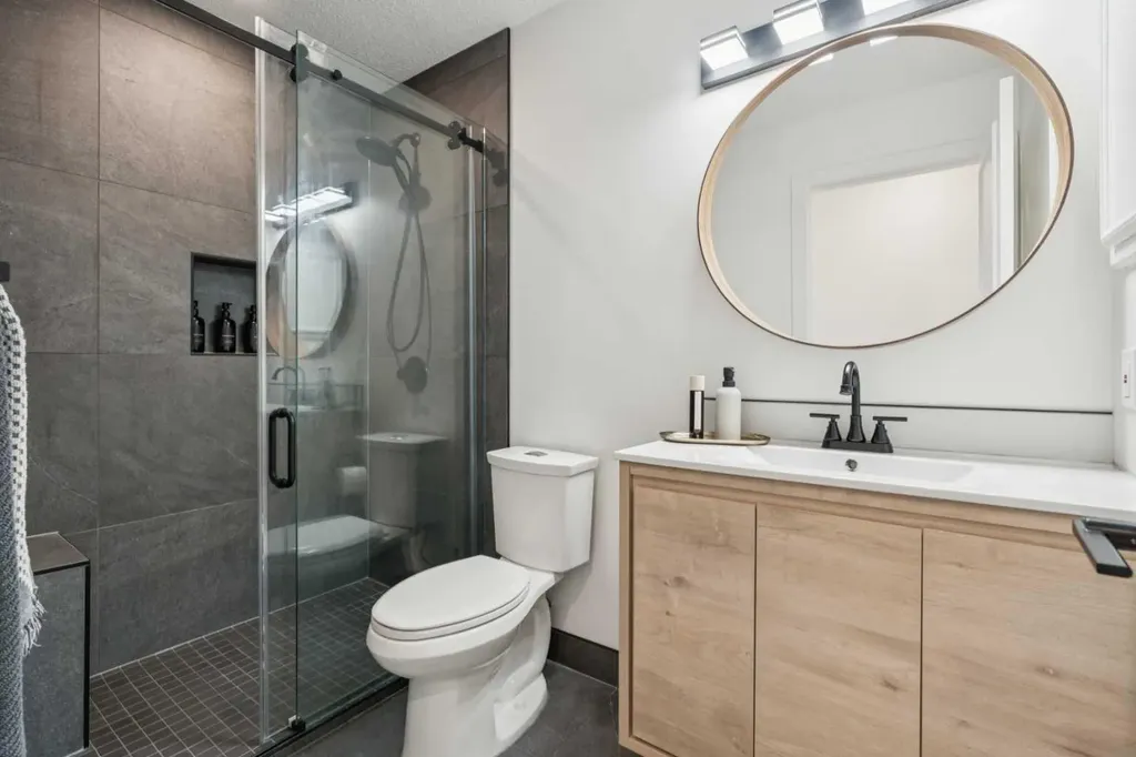 194 Martinglen Way NE Calgary AB T3J 3L1