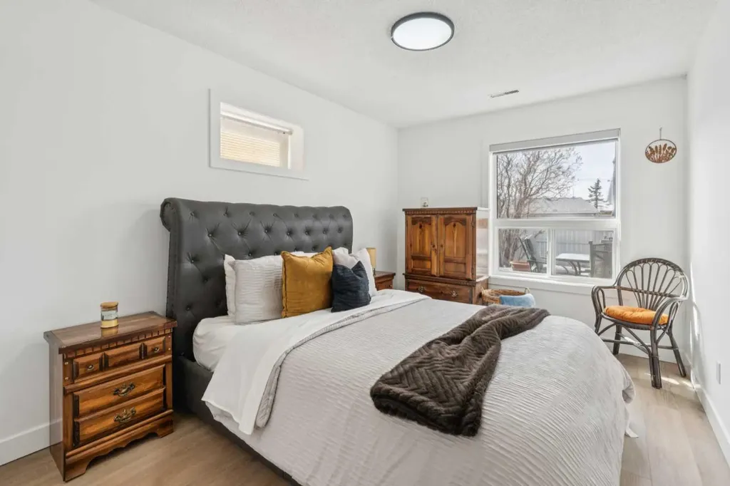 194 Martinglen Way NE Calgary AB T3J 3L1