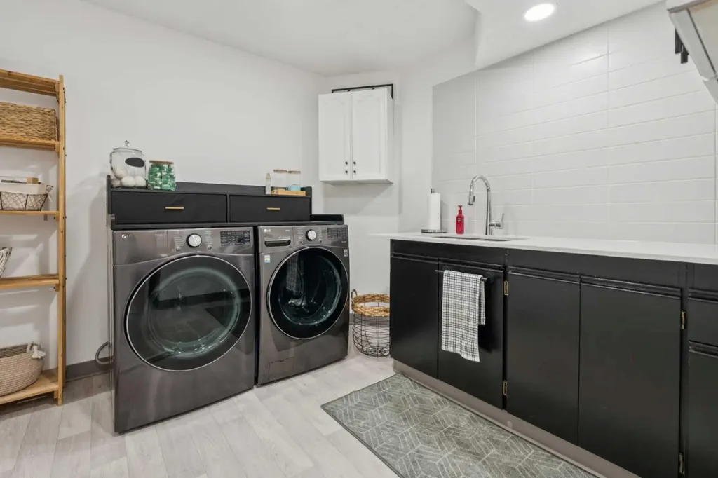 194 Martinglen Way NE Calgary AB T3J 3L1