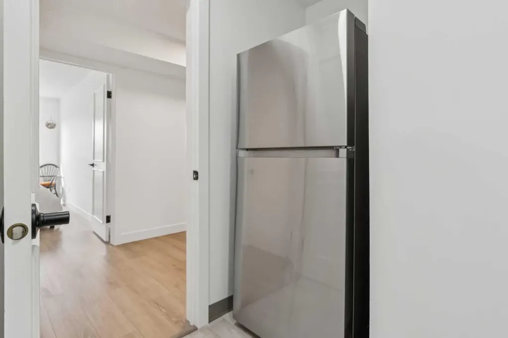 194 Martinglen Way NE Calgary AB T3J 3L1