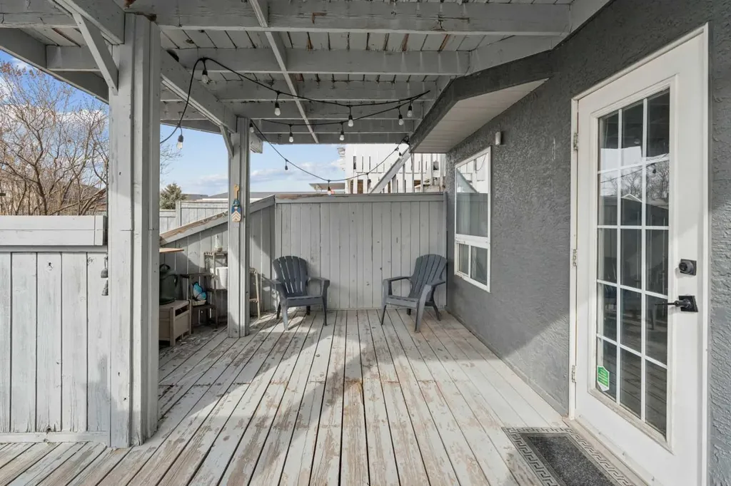 194 Martinglen Way NE Calgary AB T3J 3L1