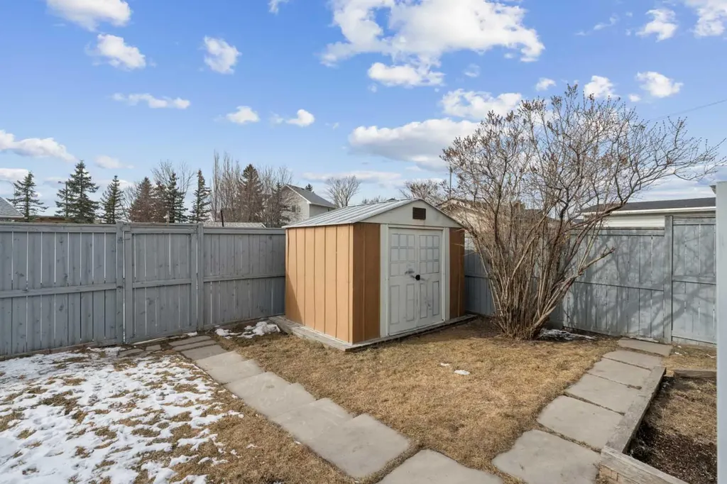 194 Martinglen Way NE Calgary AB T3J 3L1