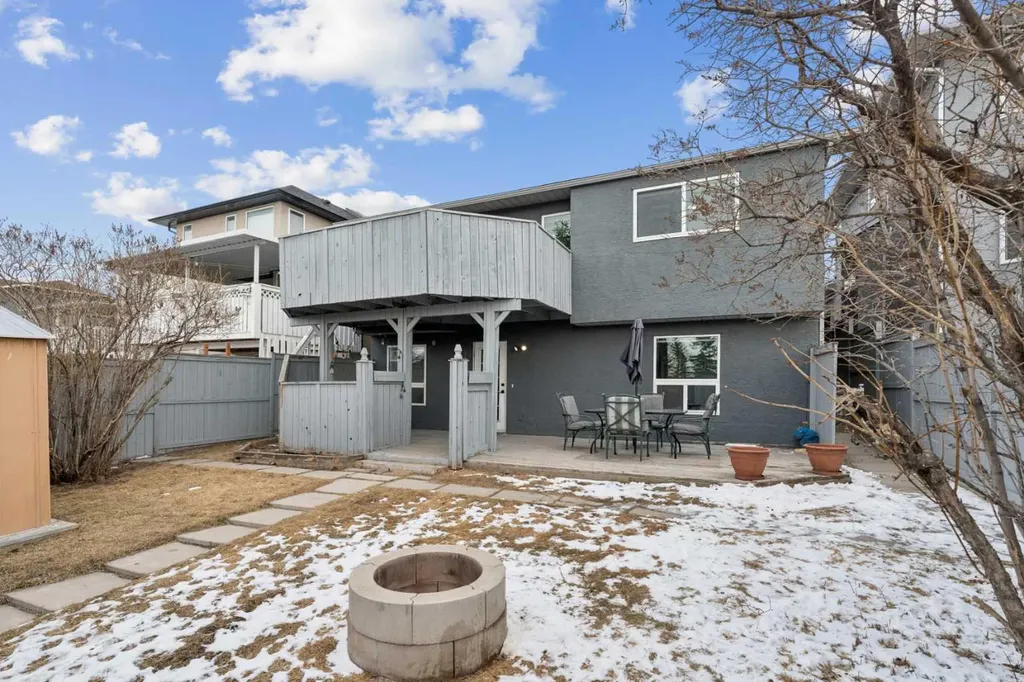 194 Martinglen Way NE Calgary AB T3J 3L1