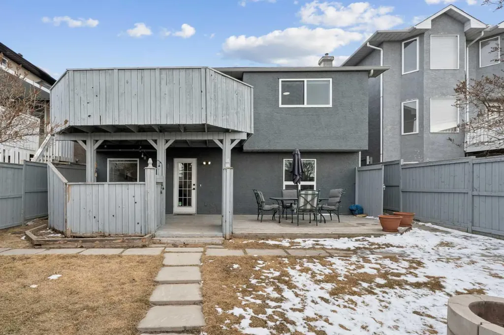 194 Martinglen Way NE Calgary AB T3J 3L1