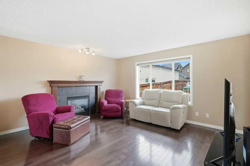 383 Fireside Place Cochrane AB T4C 0R5