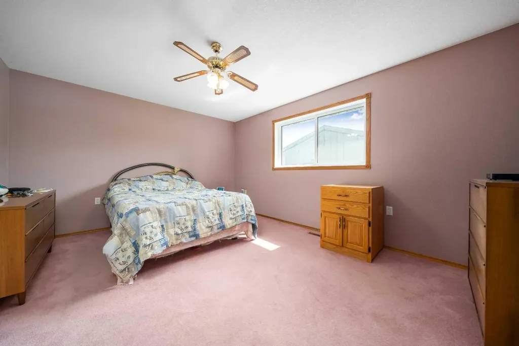 5205 55 Street Taber AB T1G 1M6