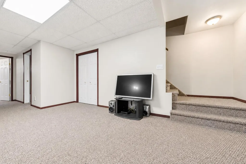 5205 55 Street Taber AB T1G 1M6