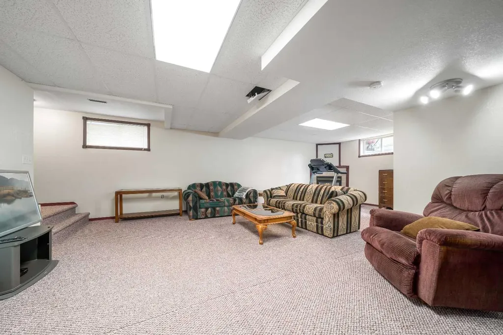 5205 55 Street Taber AB T1G 1M6