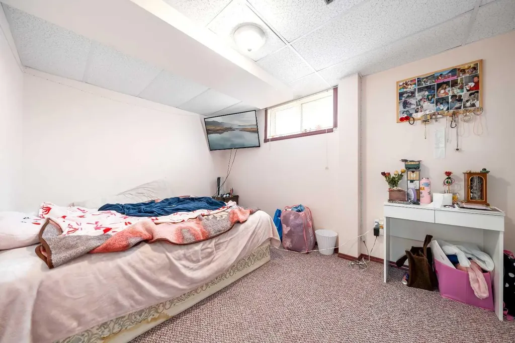 5205 55 Street Taber AB T1G 1M6