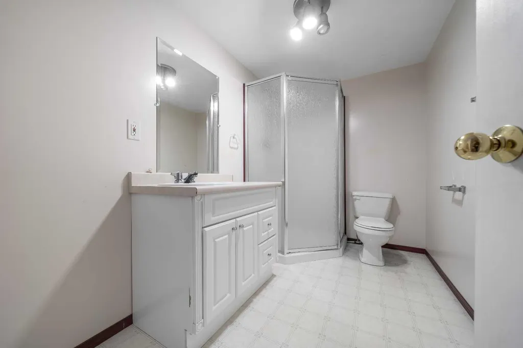 5205 55 Street Taber AB T1G 1M6