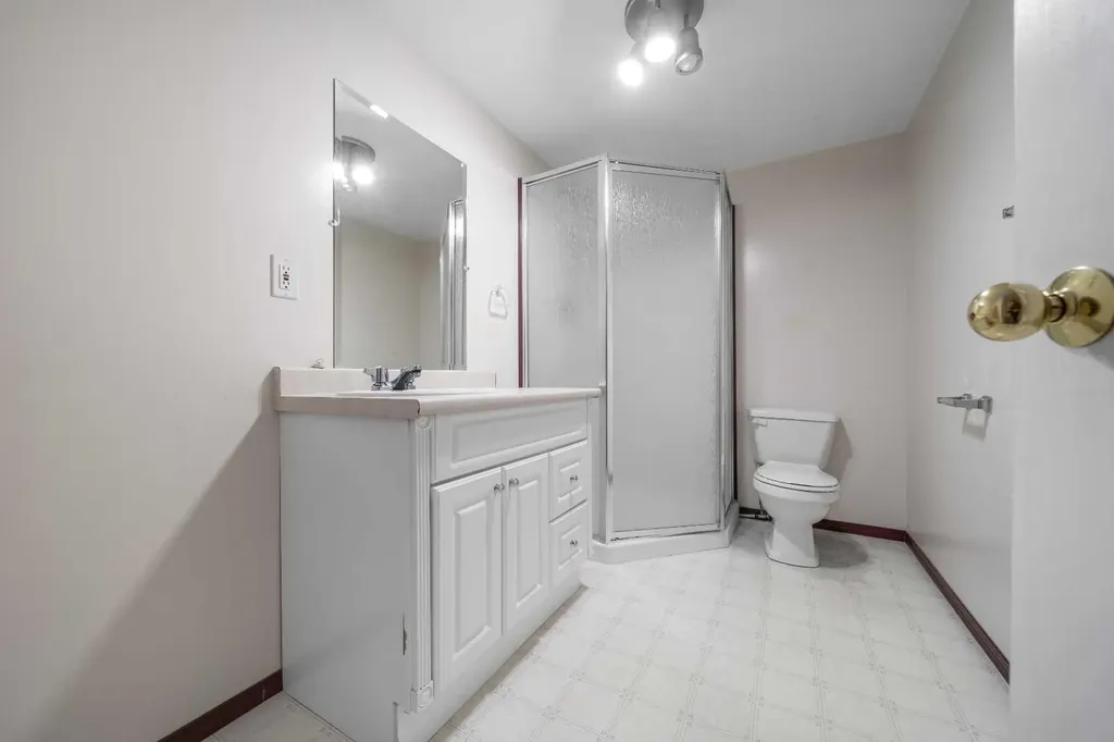 5205 55 Street Taber AB T1G 1M6