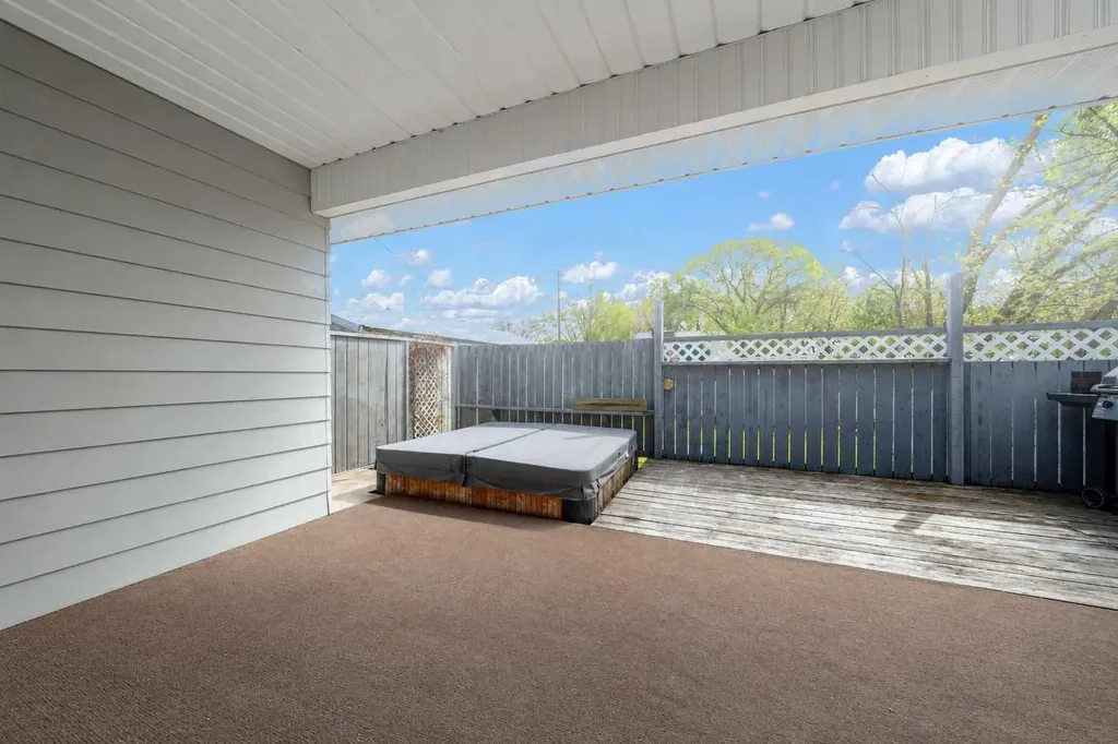 5205 55 Street Taber AB T1G 1M6