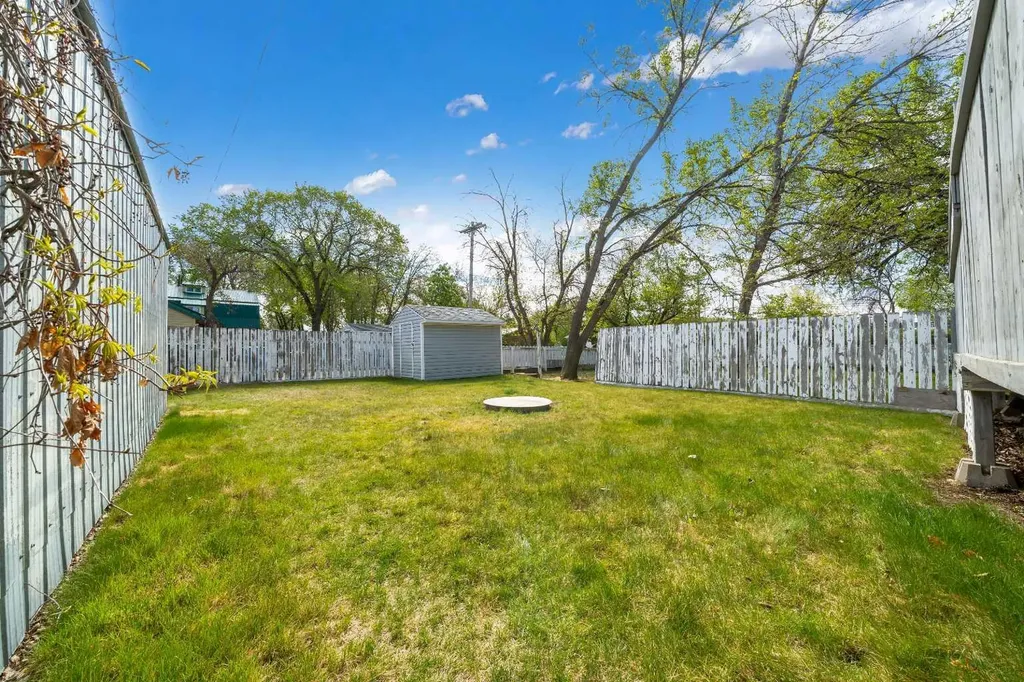 5205 55 Street Taber AB T1G 1M6