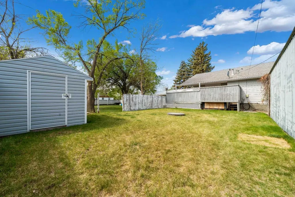 5205 55 Street Taber AB T1G 1M6