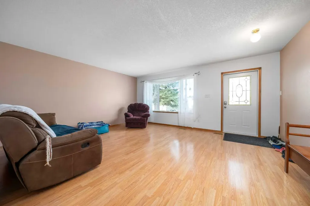 5205 55 Street Taber AB T1G 1M6