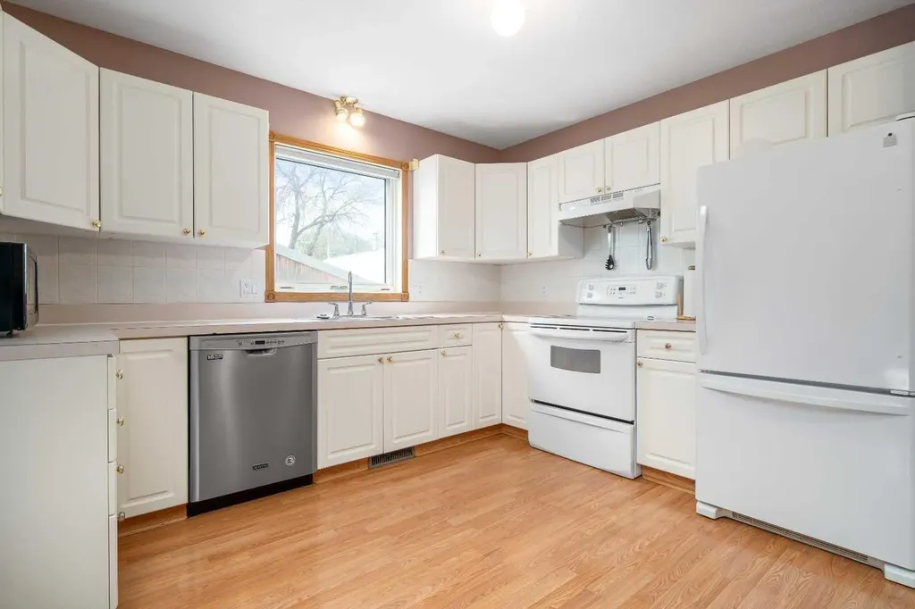 5205 55 Street Taber AB T1G 1M6