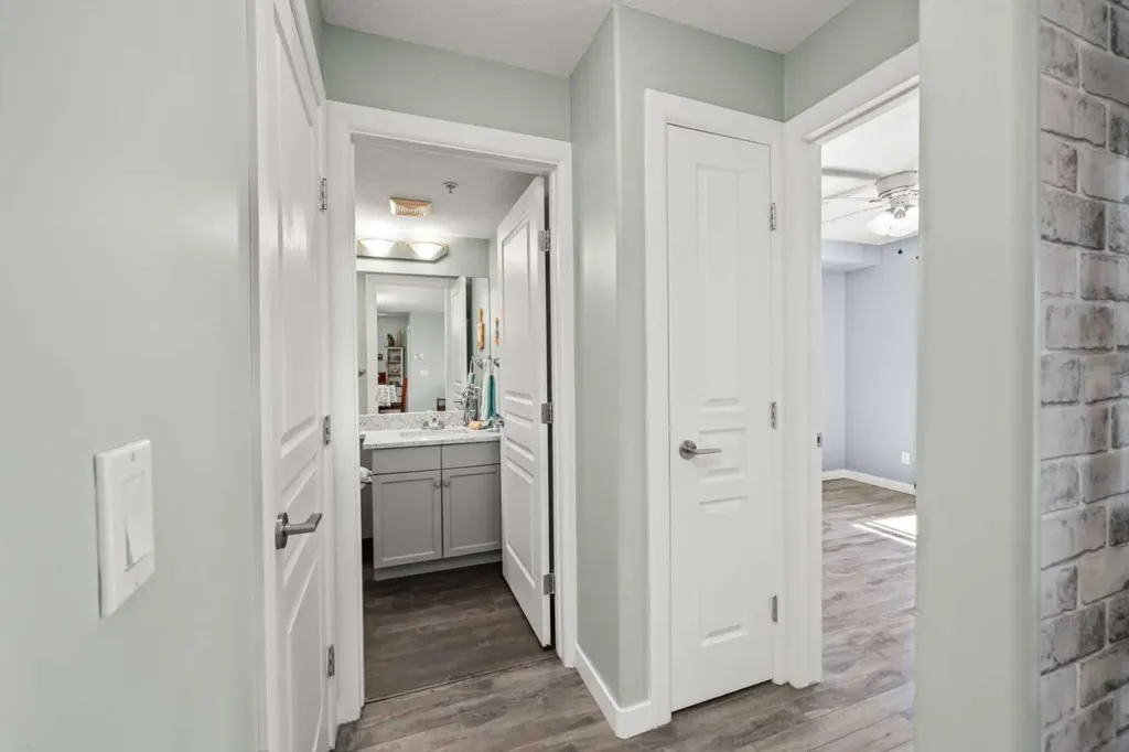 30 Cranfield Link SE Calgary AB T3M0C4