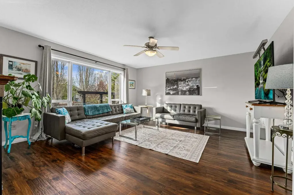 199 Adams Close Red Deer AB T4R 3C8